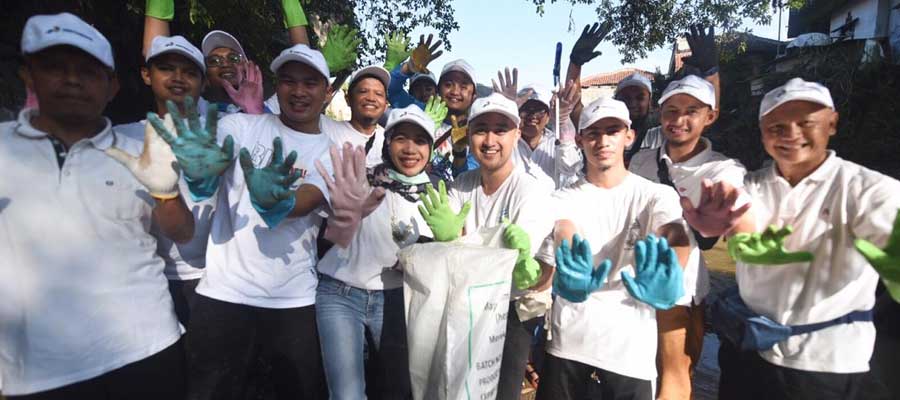Bersih Sungai Ciliwung