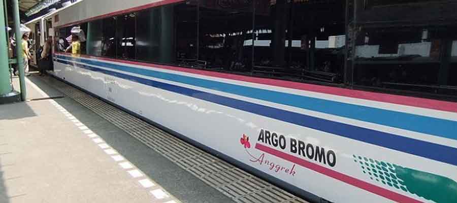 Argo Bromo  Anggrek Tempuh Jakarta Surabaya  Hanya 8 Jam  30 